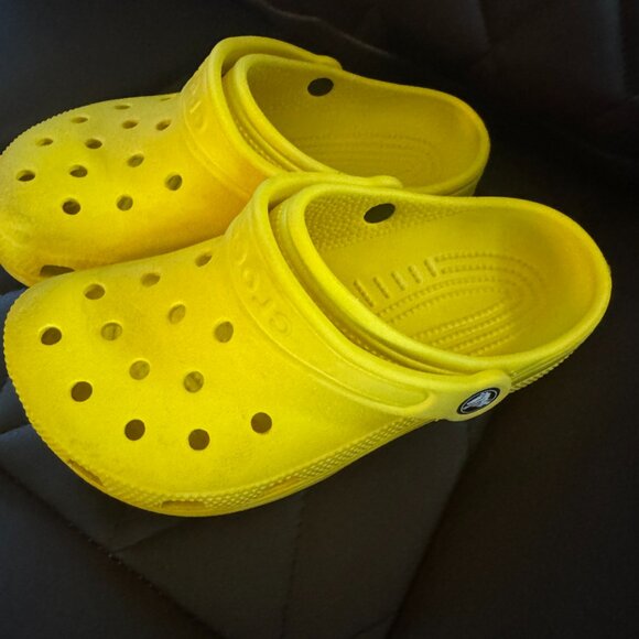 Crocs Classic Clogs Yellow Women Size 4 Men Size 2 - Picture 1 of 5